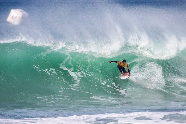 gabriel medina é tricampeão mundial!