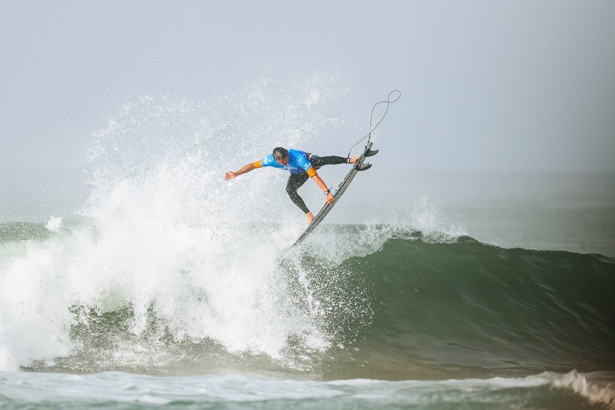 Três surfistas do Brasil chegam no domingo decisivo do Lexus US Open of Surfing