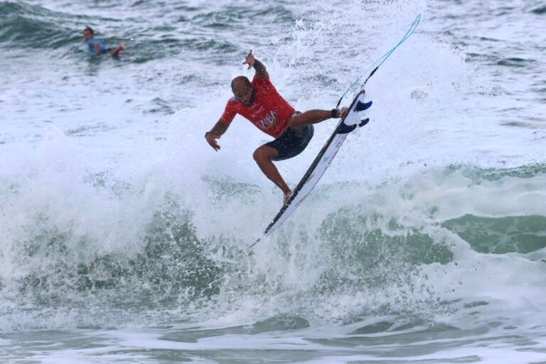 WSL Taíba Pro decide 4 títulos na manhã do domingo em São Gonçalo do Amarante no Ceará