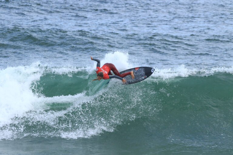 Catalina Zariquiey bate todos os recordes do REMA WSL Saquarema Surf Festival 2025