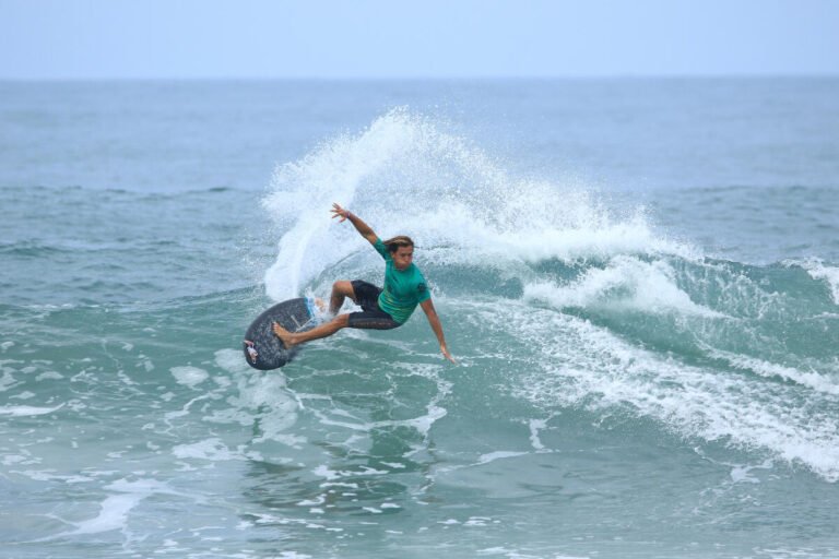 Campeões do Circuito Banco do Brasil de Surfe - Etapa de São Sebastião serão coroados neste domingo (27)