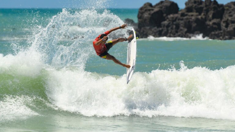 Adauto Sena e Daniella Rosas são os destaques no terceiro dia do Circuito Banco do Brasil de Surfe, em Natal