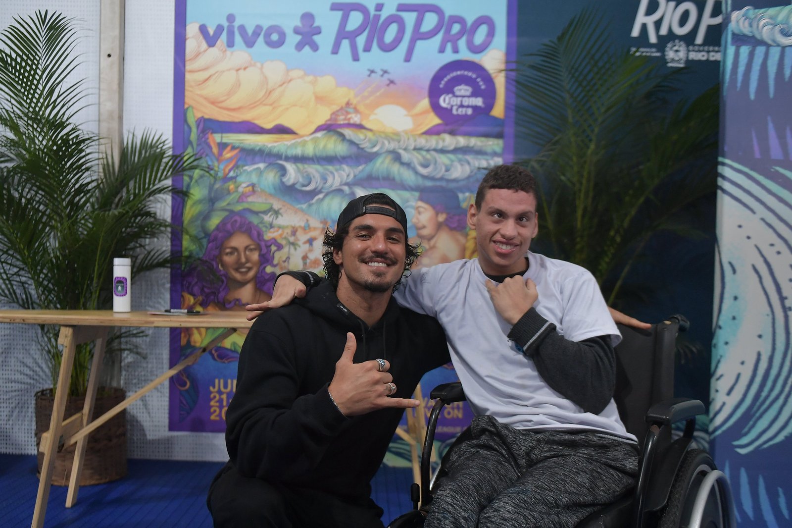Com presença de Gabriel Medina, VIVO Rio Pro tem mais um dia OFF, mas ativações continuam entretendo o público em Itaúna
