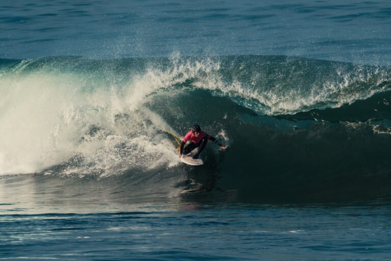 Los mejores riders del mundo arriesgarán todo en la peligrosa ola El Gringo