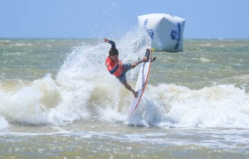 Competições masculinas e femininas movimentam primeiro dia de ação do Circuito Banco do Brasil de Surfe 2025