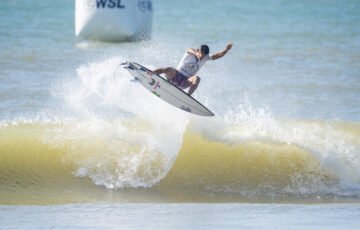 Domínio absoluto de ex-CTs e eliminação de líderes dos rankings QS marcam penúltimo dia do Circuito Banco do Brasil de Surfe 2025