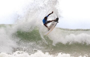 Señoritas Open Pro: Peruanos y Brasileros dominan olas