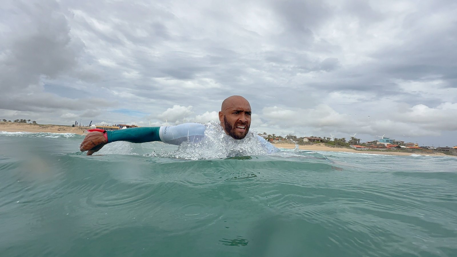 Jadson André domina Taíba e lidera performances do dia no WSL Layback Pro QS 4000