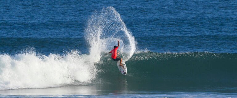 Circuito Banco do Brasil de Surfe - Etapa Imbituba começa na Vila com esquerdas clássicas e high scores