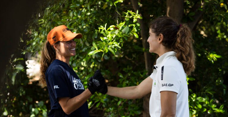 WSL e Mubadala Brasil SailGP Team retiram 8 toneladas de lixo em ação na Baía de Guanabara