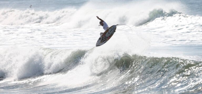Primeiro dia do Circuito Banco do Brasil de Surfe - Etapa Ubatuba concluído com sucesso em Itamambuca