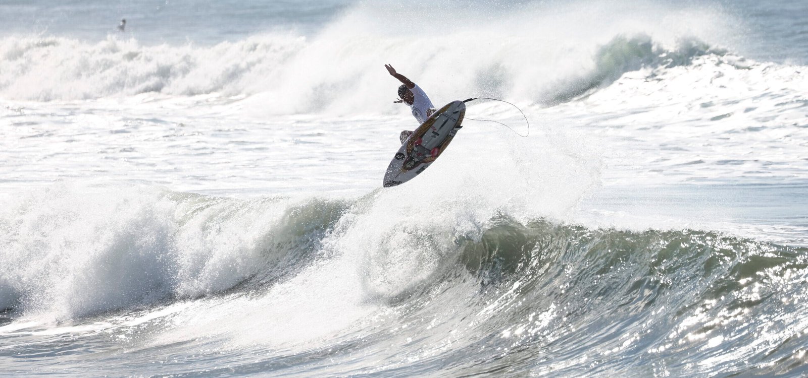 Primeiro dia do Circuito Banco do Brasil de Surfe - Etapa Ubatuba concluído com sucesso em Itamambuca