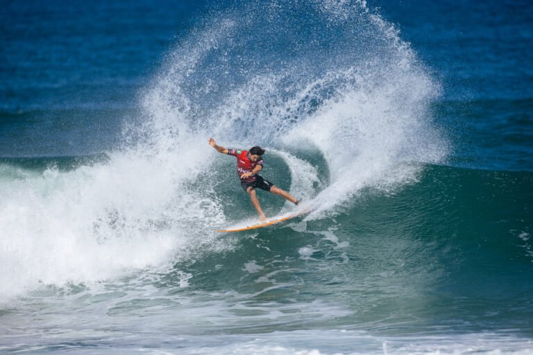 VIVO Rio Pro apresentado por Corona Cero tem dois brasileiros nas semifinais e final feminina definida