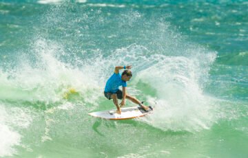 Mateus Sena reencontra palco do título e lidera esperança potiguar na etapa do Circuito Banco do Brasil de Surf em Natal